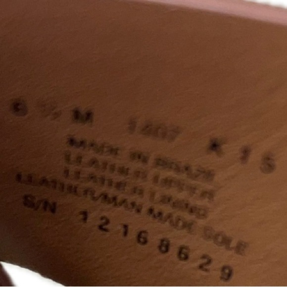 Tory Burch Montrose Stacked Block Heel in Silver, Size 6.5M - Picture 10 of 13